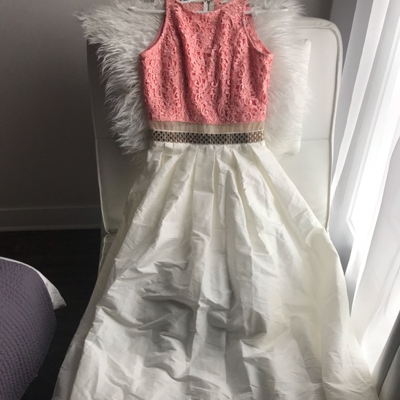 Beautiful prom dress! - Picture 1 of 7